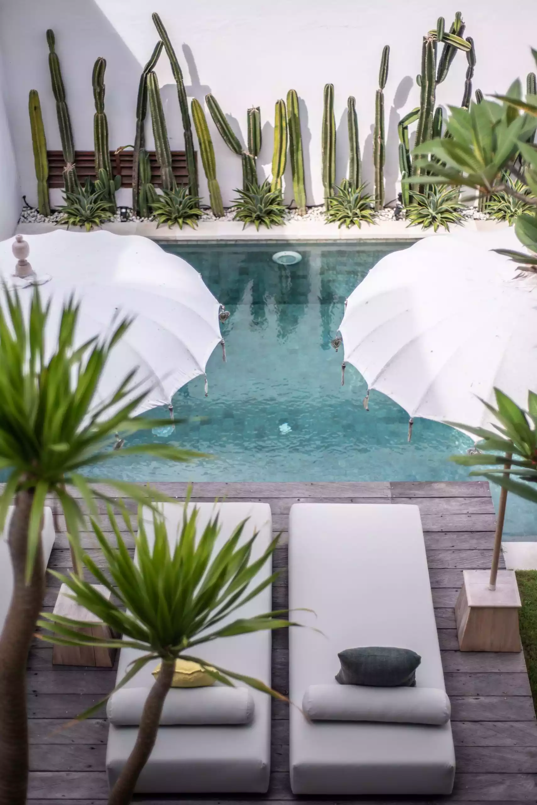 OCEAN VIEW 3 BEDROOM VILLA FOR SALE LEASEHOLD IN PERERENAN BALI BE-131 